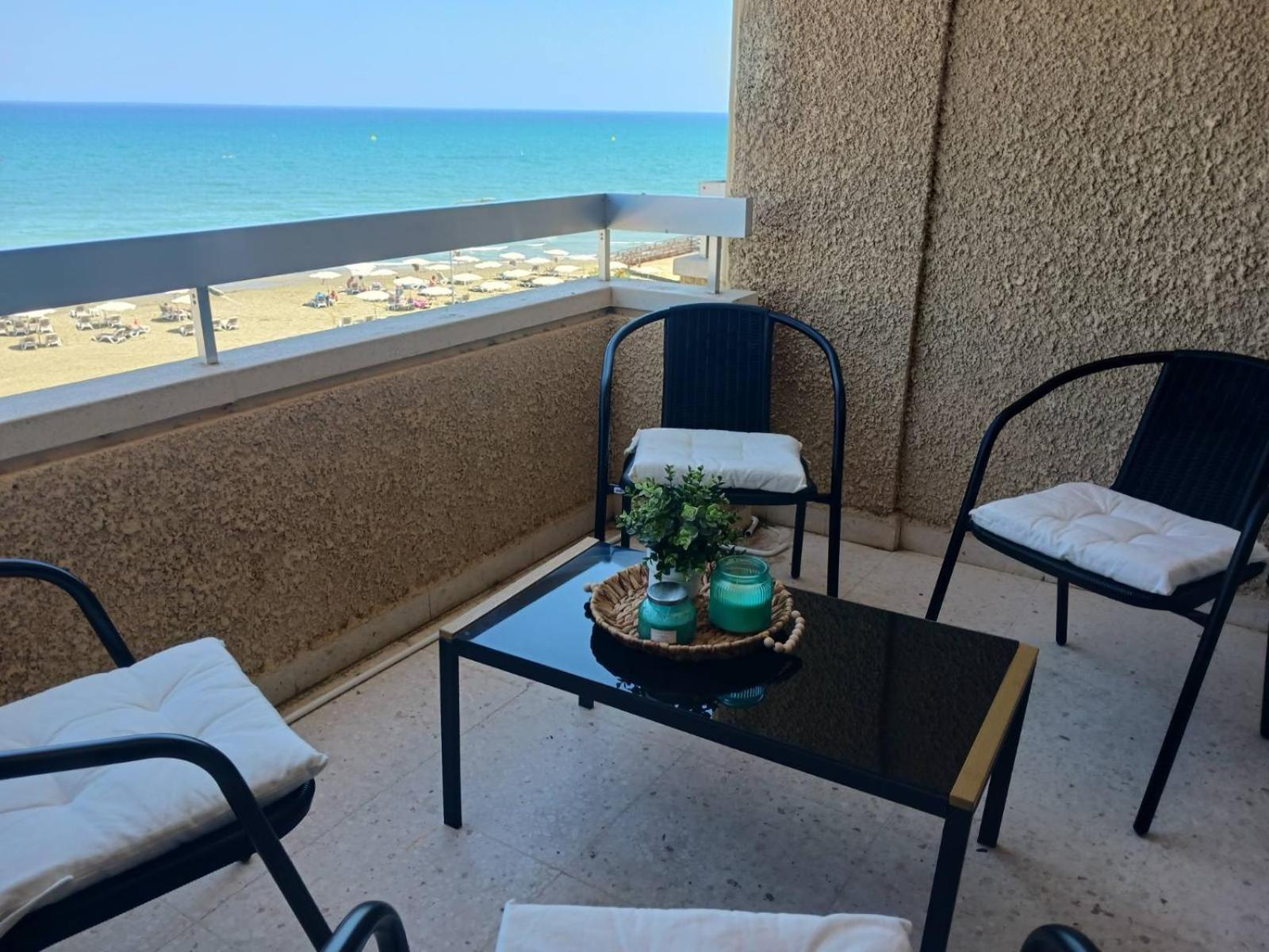 Apollon Sea View Beachfront Ap 302 Larnaca Ngoại thất bức ảnh